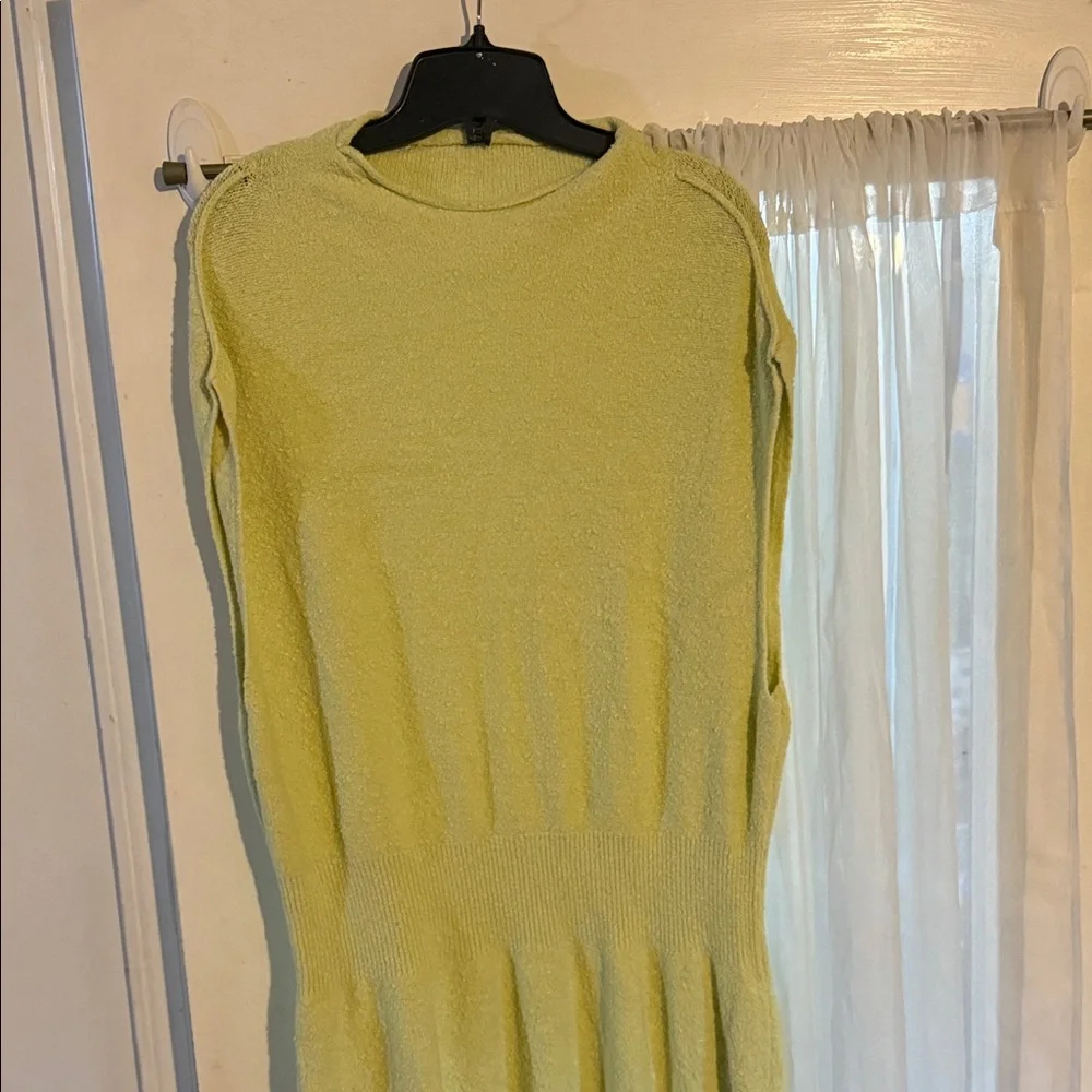 Elegant Lime Midi Dress - Picture 2 of 6